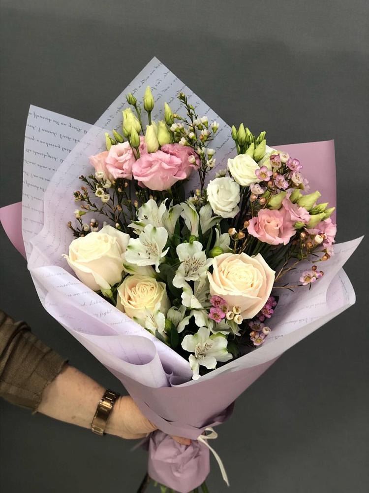 Букет цветов из: Альстромерии, Розы и Лизиантусы в Гайны