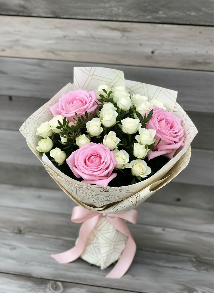 Букет цветов из: Розы в Гайны