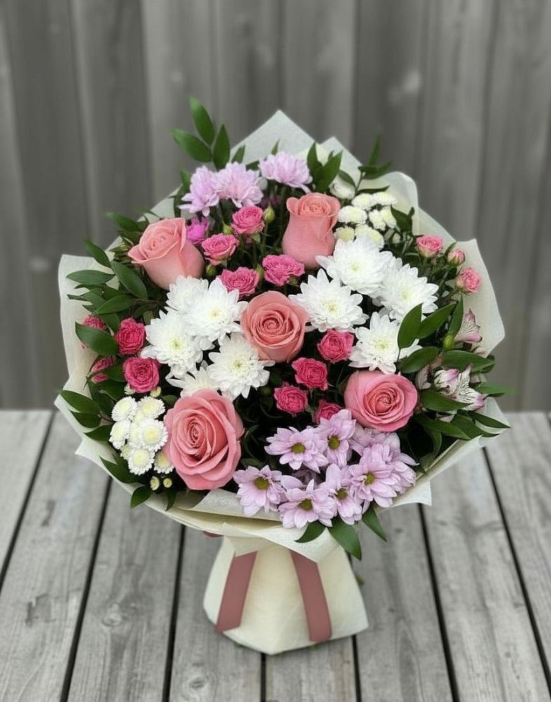 Букет цветов из: Альстромерии, Гвоздики, Розы и Хризантемы в Гайны