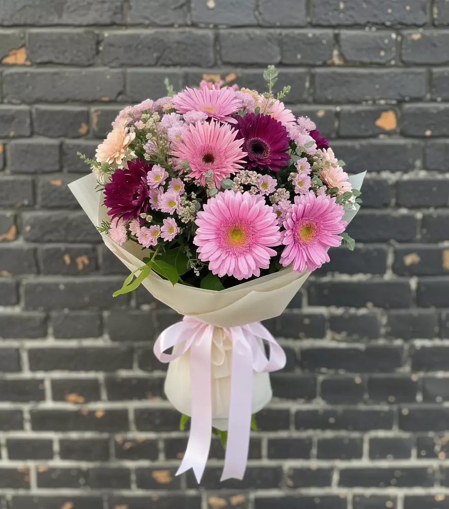 Букет цветов из: Герберы и Хризантемы в Гайны
