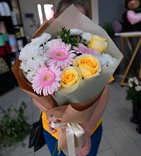 Букет цветов из:  Герберы, Розы и Хризантемы в Гайны
