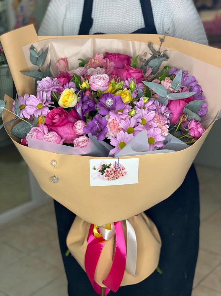 Букет цветов из: Хризантемы, Гвоздики и Альстромерии в Гайны