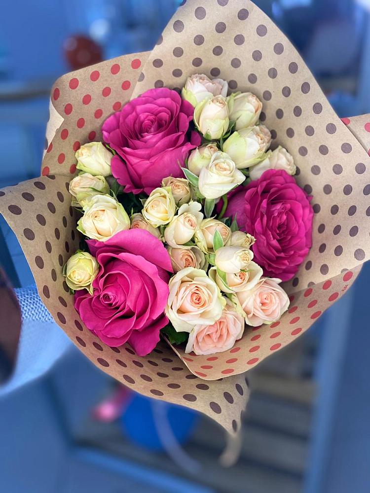 Букет цветов из: Розы в Гайны