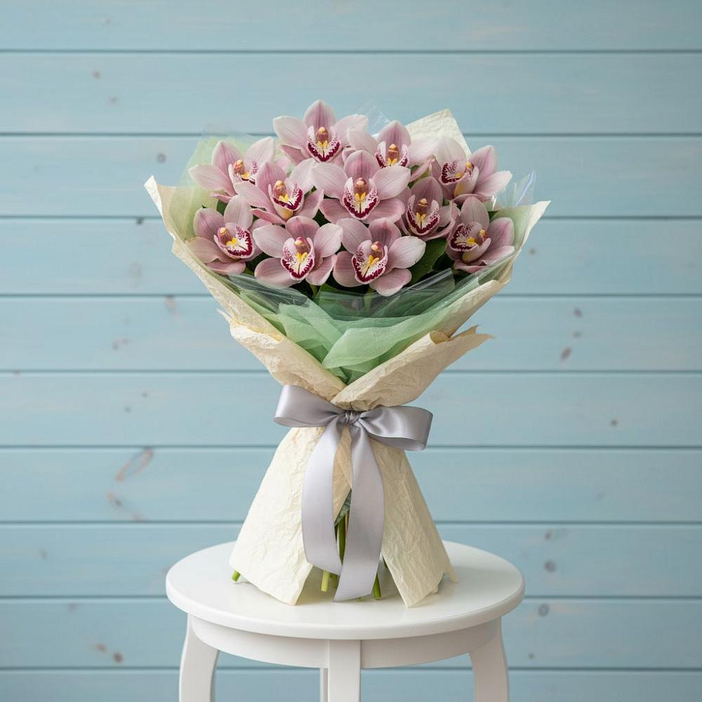 Букет цветов из: Орхидеи и Розы в Гайны