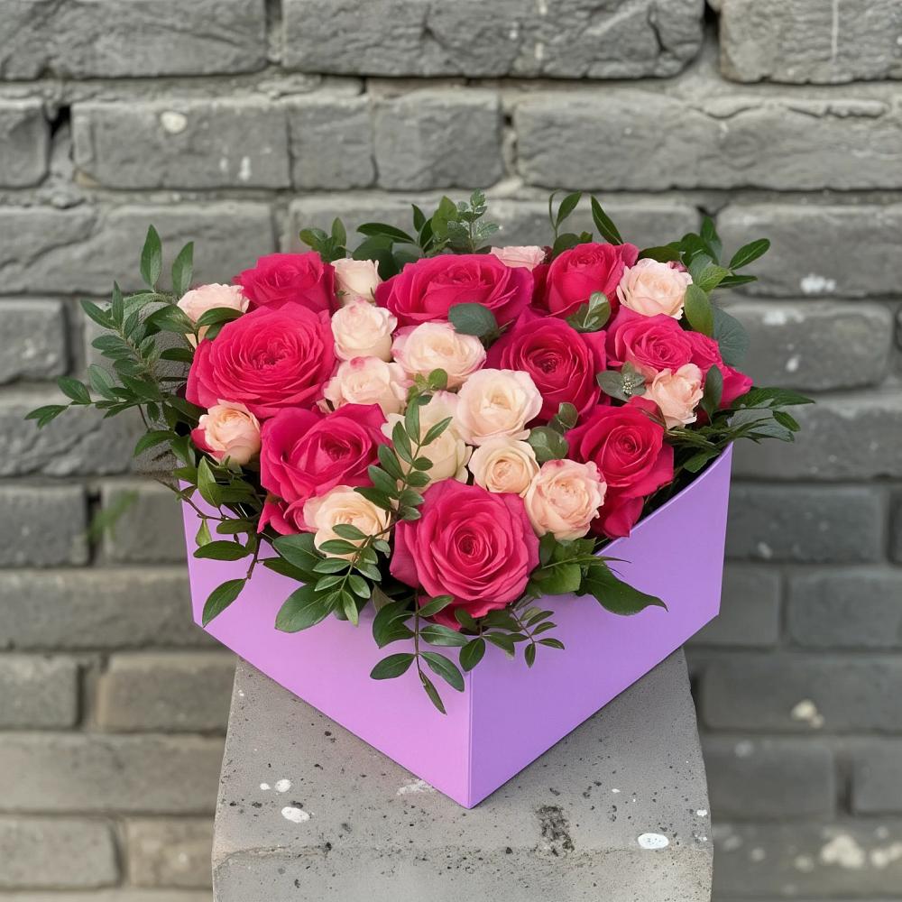 Цветочная композиция из Розы в коробке в Гайны