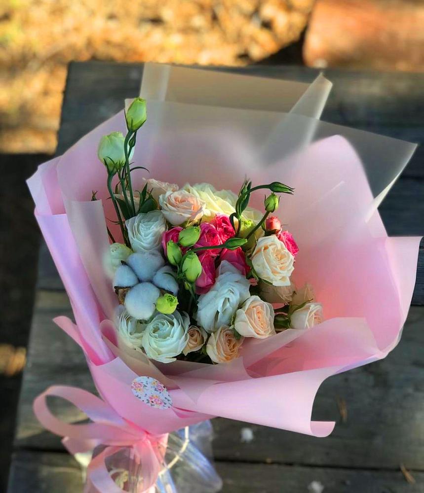 Букет цветов из: Розы и Лизиантусы в Гайны