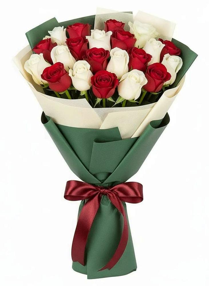 Букет Микс из красных и белых роз в Гайны