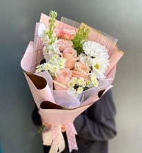 Букет цветов из:  Хризантемы и Розы в Гайны