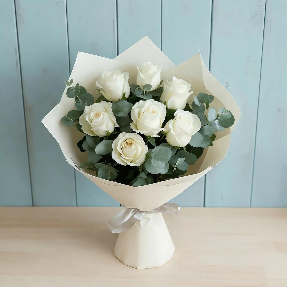 Букет Белые розы в Эвкалипте в Гайны