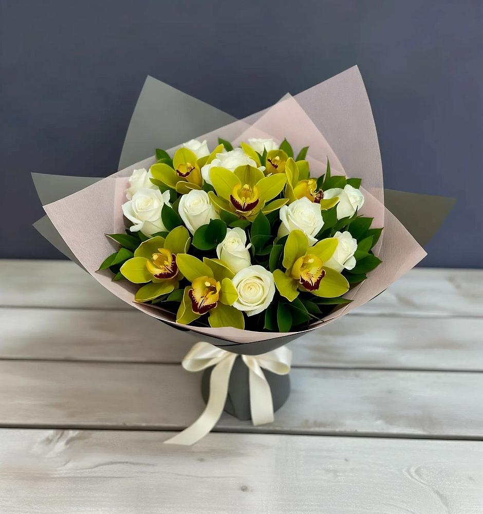 Букет цветов из: Орхидеи и Розы в Гайны