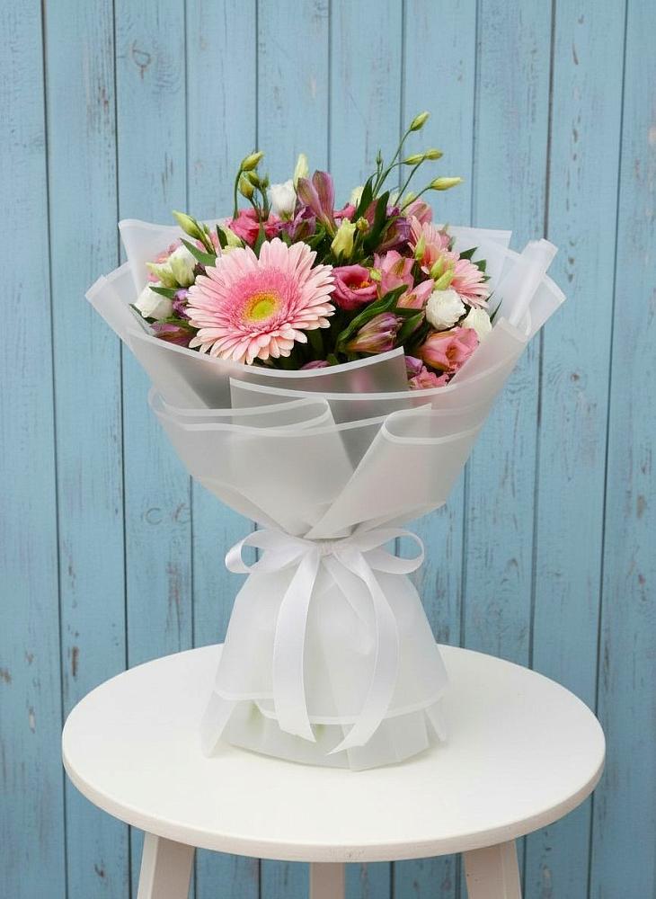 Букет цветов из: Герберы, Альстромерии и Лизиантусы в Гайны