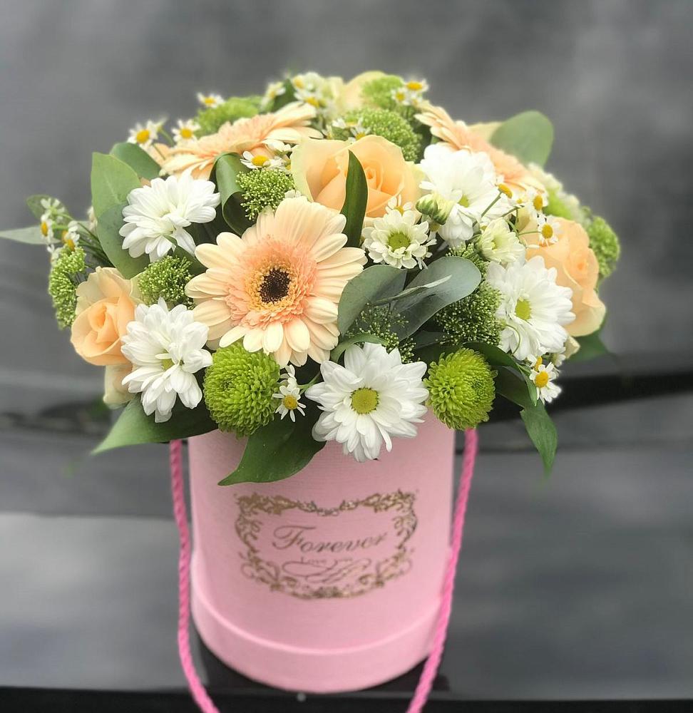 Цветочная композиция из Розы, Герберы и Хризантемы в шляпной коробке в Гайны