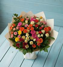 Букет Микс из разноцветных кустовых роз в Гайны